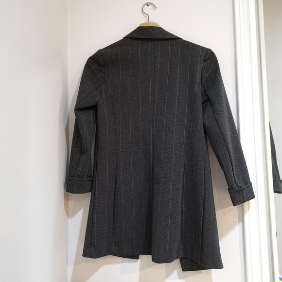 Dynamite Gray Stripes Blazer - Picture 4 of 4